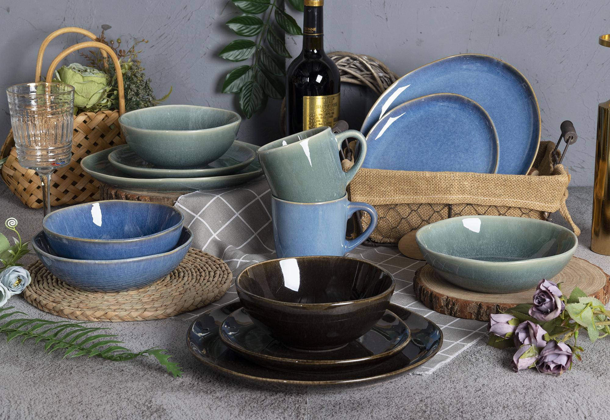 CHANGSHA HAPPY GO  Gray-Green and Beige Reactive Glaze Stoneware Dinner Set with Smooth Finish  |happygodinnerware.com