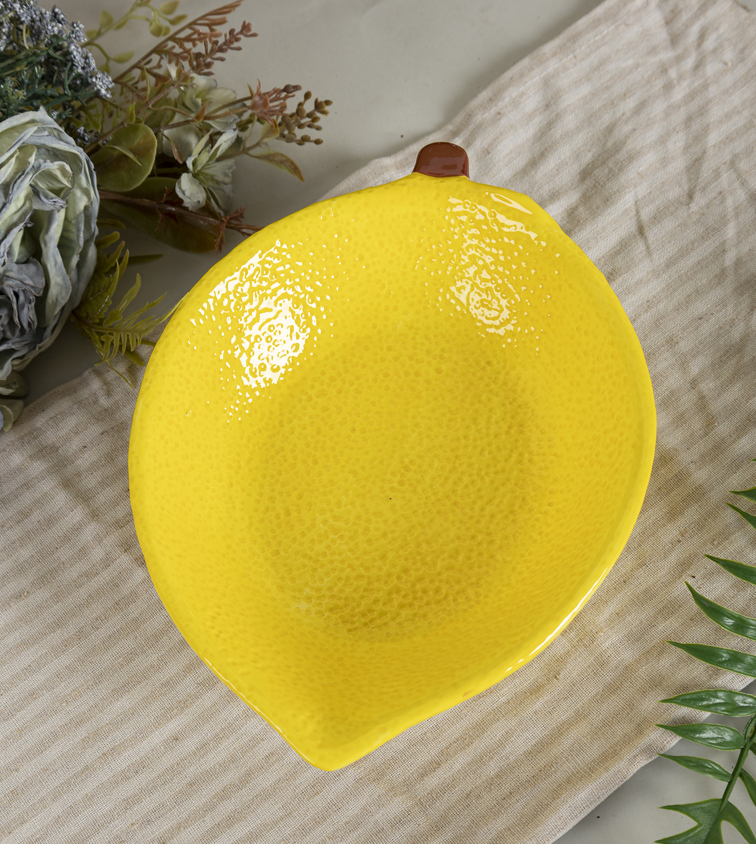 CHANGSHA HAPPY GO Embossed Ceramic Lemon Shaped Dinnerware Set with Handle and Leaf Detailing – Bright Yellow Serving Bowls and Jar |happygodinnerware.com