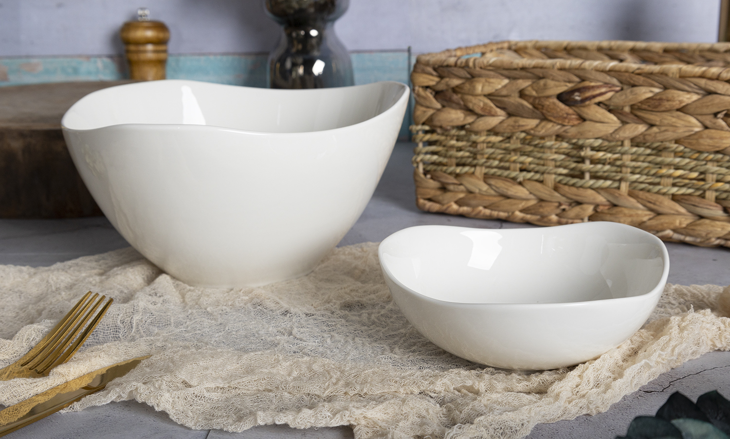 CHANGSHA HAPPY GO Creative Geometric Shape Bone China Dinnerware Set with Smooth White Finish for Modern Table Setting |happygodinnerware.com