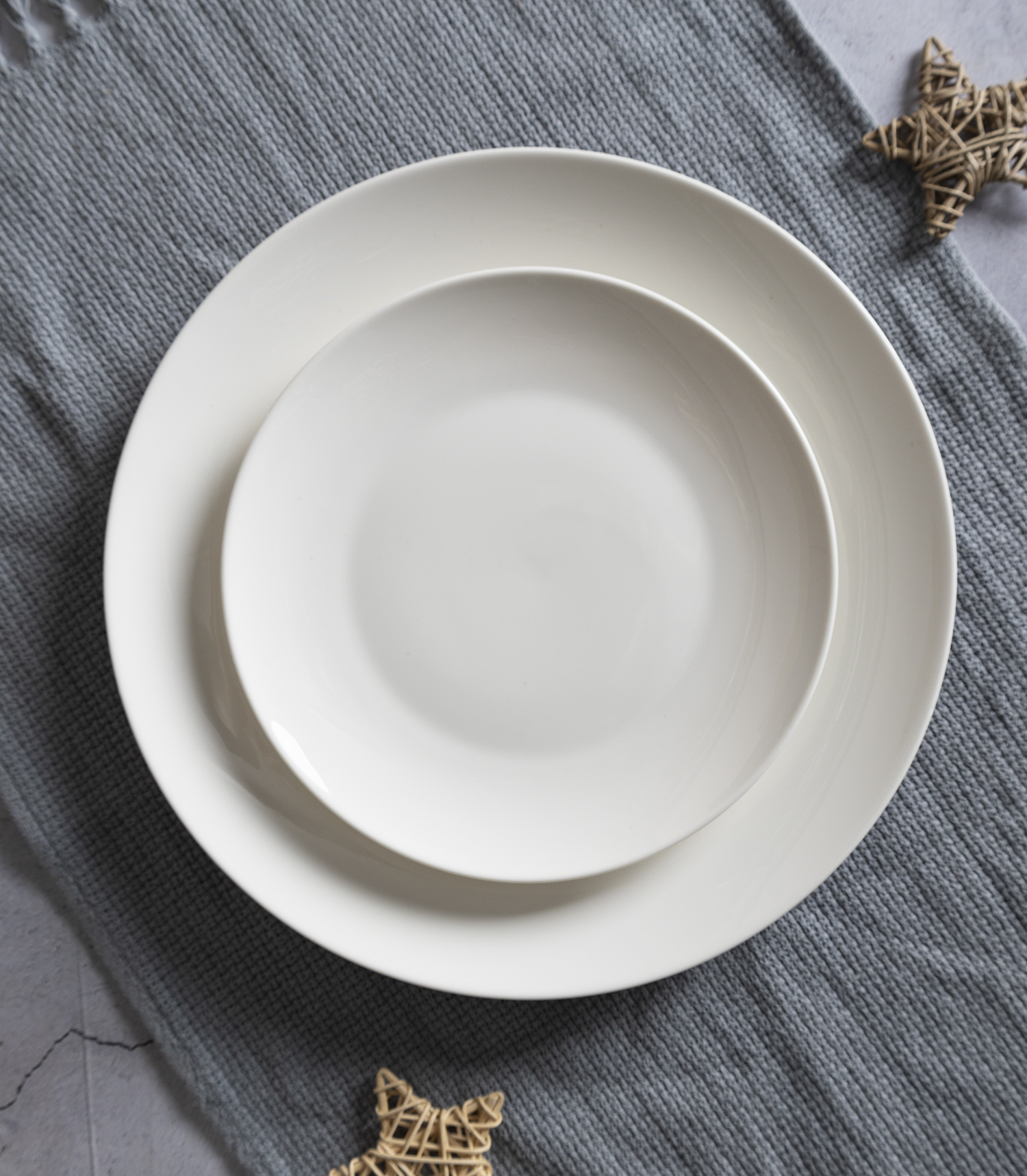 CHANGSHA HAPPY GO Elegant Moonlight Series White Bone China Tea and Dinnerware Set with Soft Gloss for Luxury Home and Restaurant Use |happygodinnerware.com