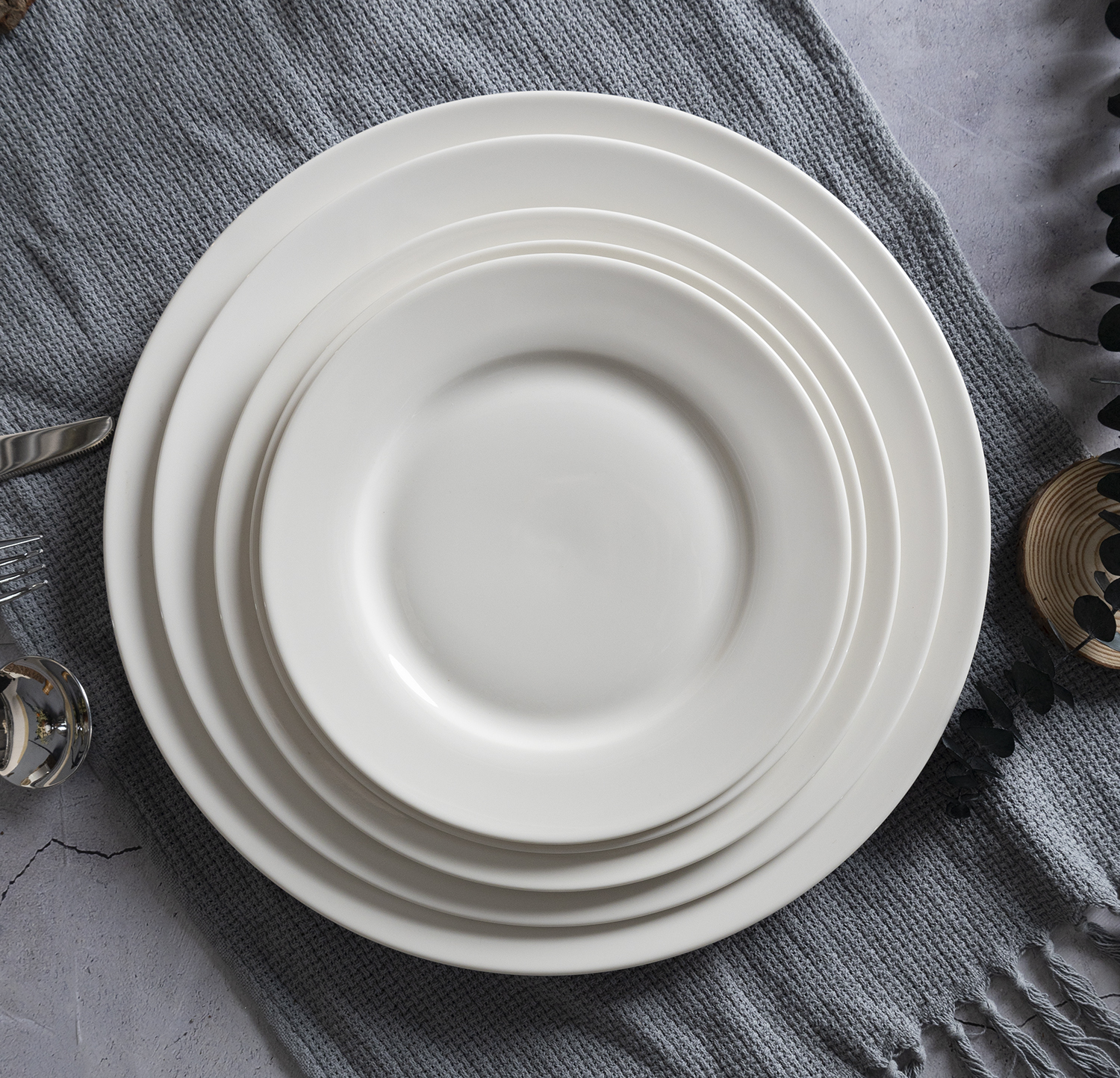 CHANGSHA HAPPY GO Minimalist White Bone China Tableware Set with Folded Edge Design for Contemporary Dining Aesthetics |happygodinnerware.com