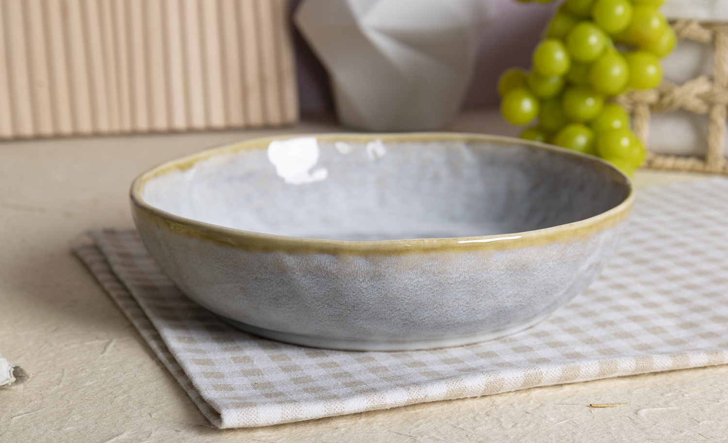 CHANGSHA HAPPY GO Matte White Reactive Glaze Stoneware Dinnerware Set with Subtle Rim Accents|happygodinnerware.com
