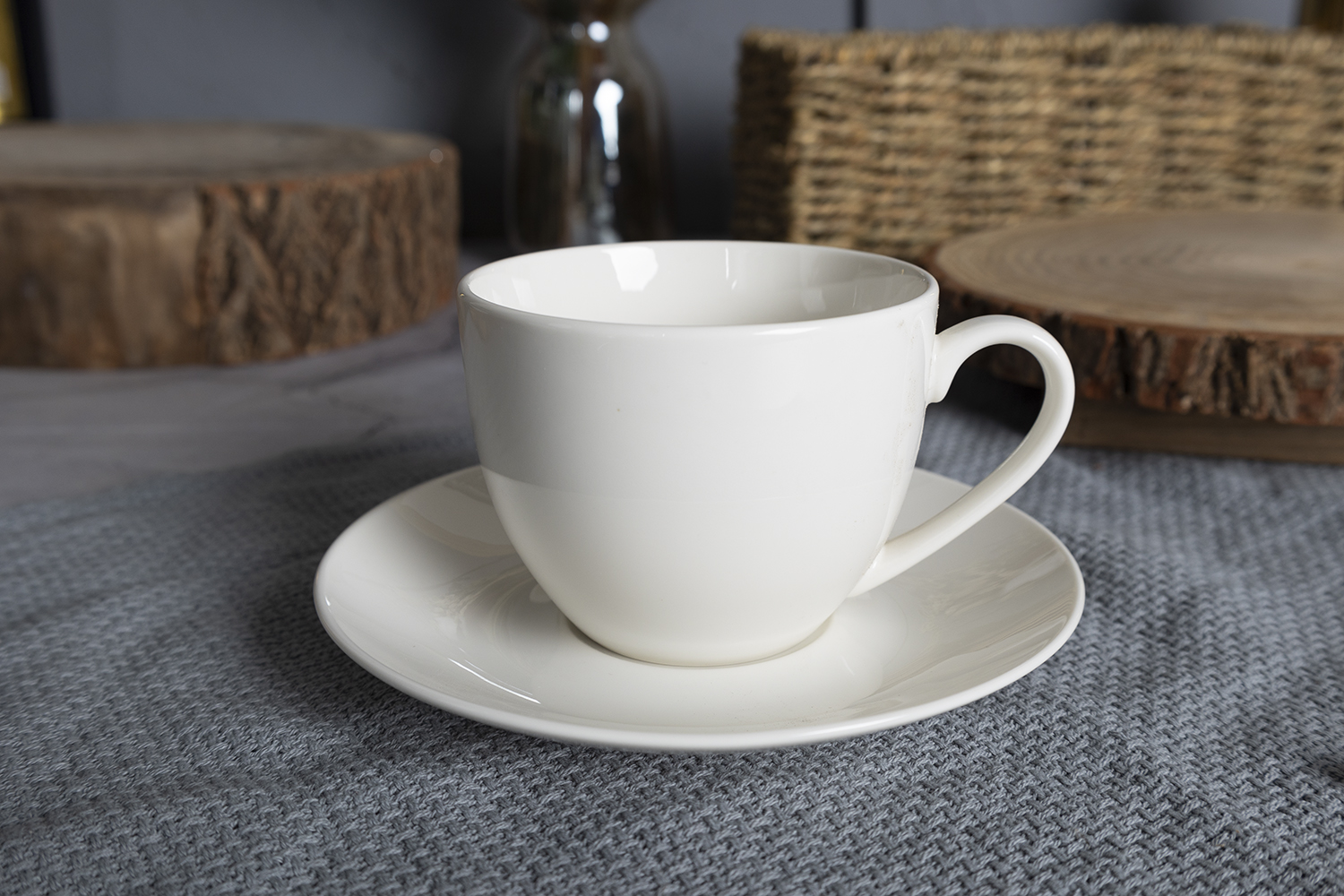 CHANGSHA HAPPY GO Elegant Moonlight Series White Bone China Tea and Dinnerware Set with Soft Gloss for Luxury Home and Restaurant Use |happygodinnerware.com