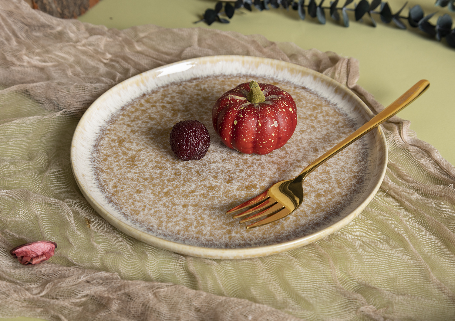 ​CHANGSHA HAPPY GO  Handcrafted Stoneware Reactive Glaze Dinnerware Set with Rustic Yellow Tones for Everyday and Festive Dining |happygodinnerware.com