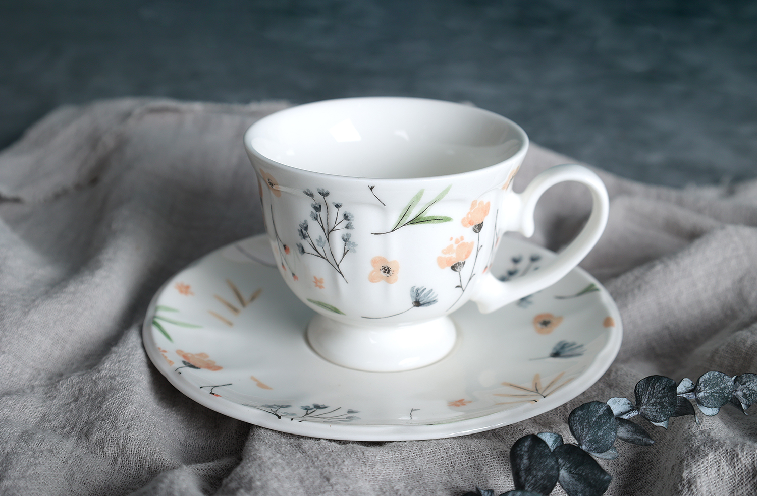 CHANGSHA HAPPY GO Floral Decal Bone China Dinnerware Set – Delicate Bloom Series |happygodinnerware.com