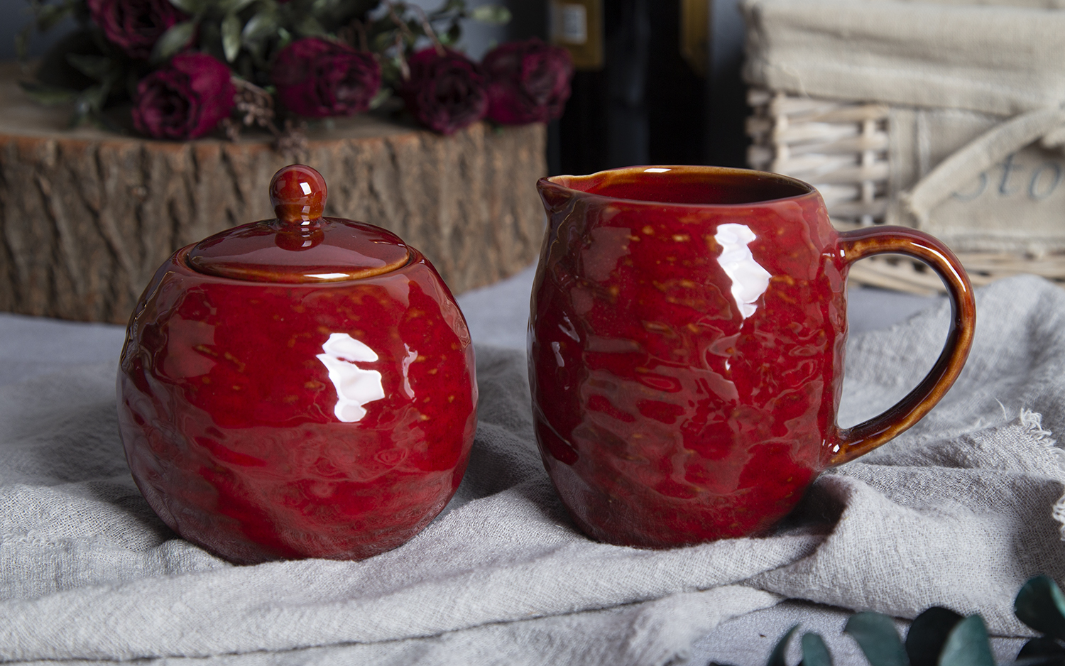 CHANGSHA HAPPY GO Unique Shaped Red Reactive Glaze Ceramic Tableware |happygodinnerware.com
