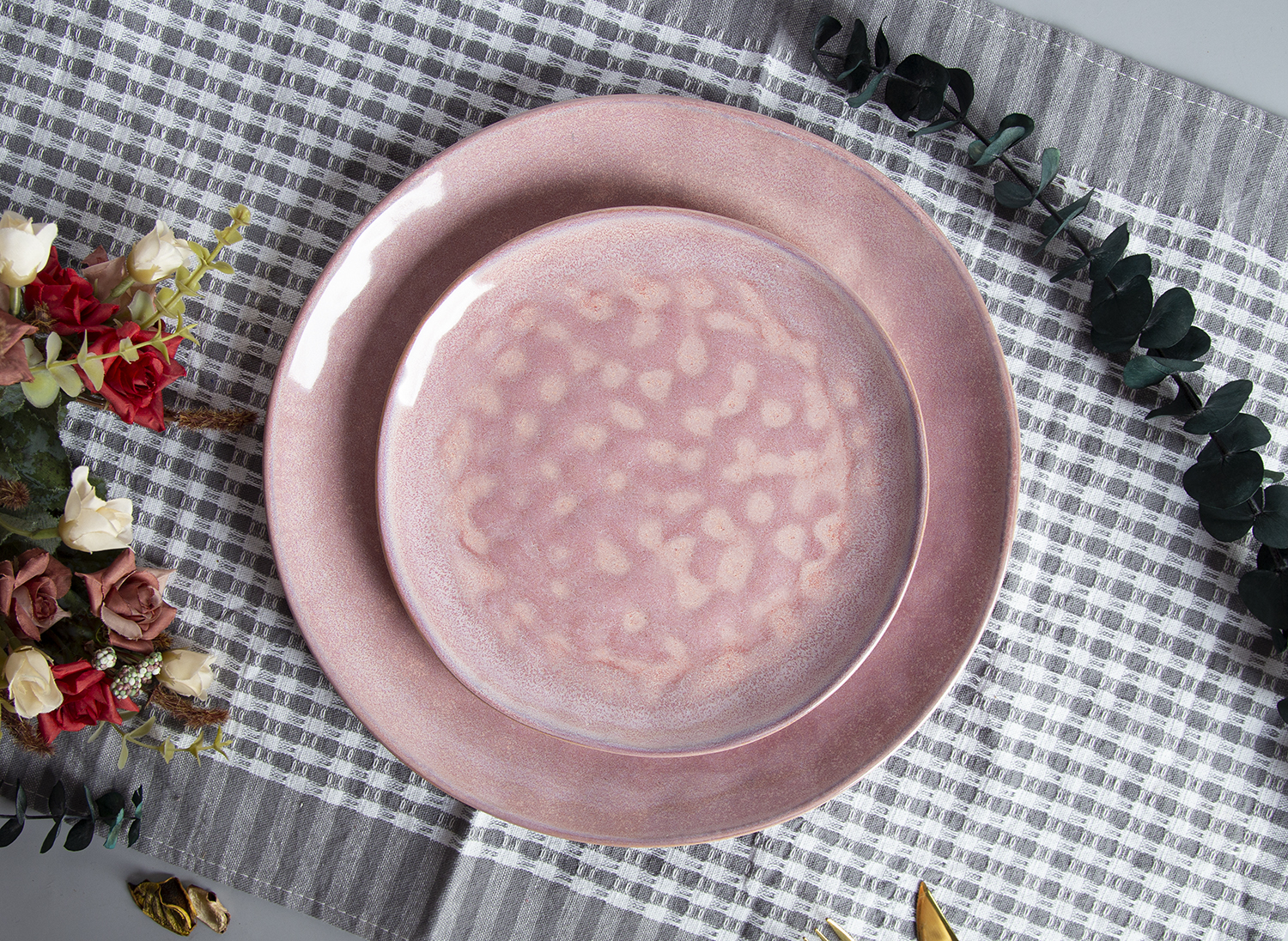 CHANGSHA HAPPY GO Reactive Glaze Stoneware with Embossed Pattern | happygodinnerware.com