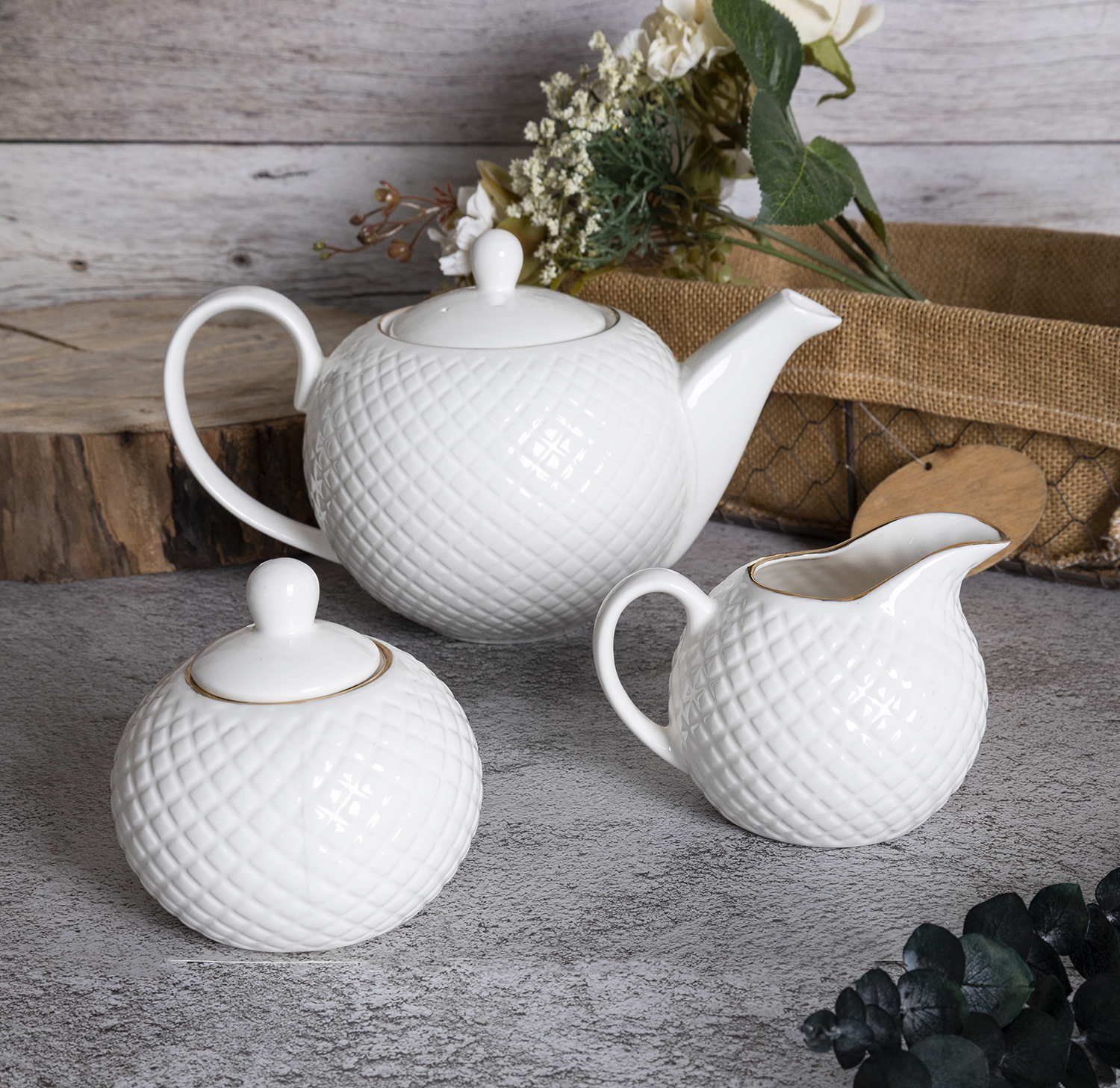 CHANGSHA HAPPY GO Gold-Trimmed, Diamond-Embossed New Bone China Collection | happygodinnerware.com