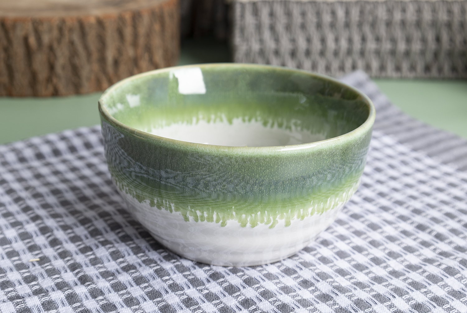 CHANGSHA HAPPY GO  Handcrafted Reactive Glaze Stoneware Dinner Set in Forest Green with Matte Gradient Finish |Dopamine Series Ceramics  |happygodinnerware.com