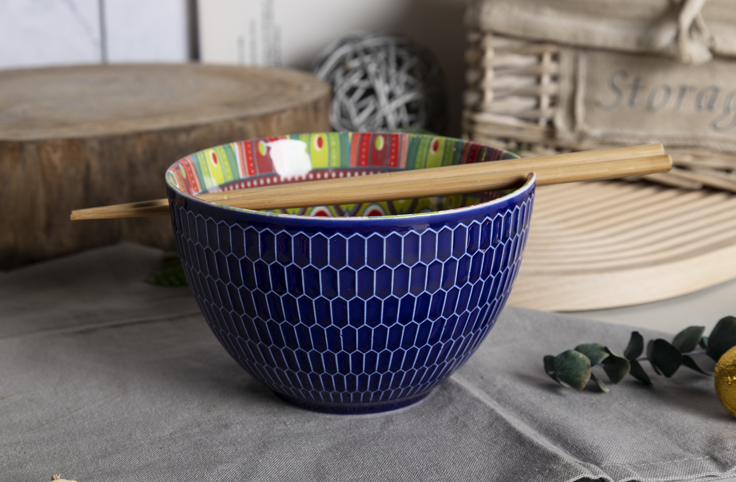CHANGSHA HAPPY GO Stoneware Embossed and Colorful Decal Ramen Bowl Set with Chopsticks – Honeycomb Texture |happygodinnerware.com