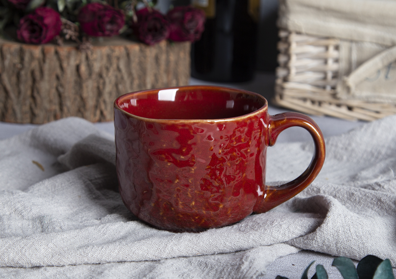 CHANGSHA HAPPY GO Unique Shaped Red Reactive Glaze Ceramic Tableware |happygodinnerware.com