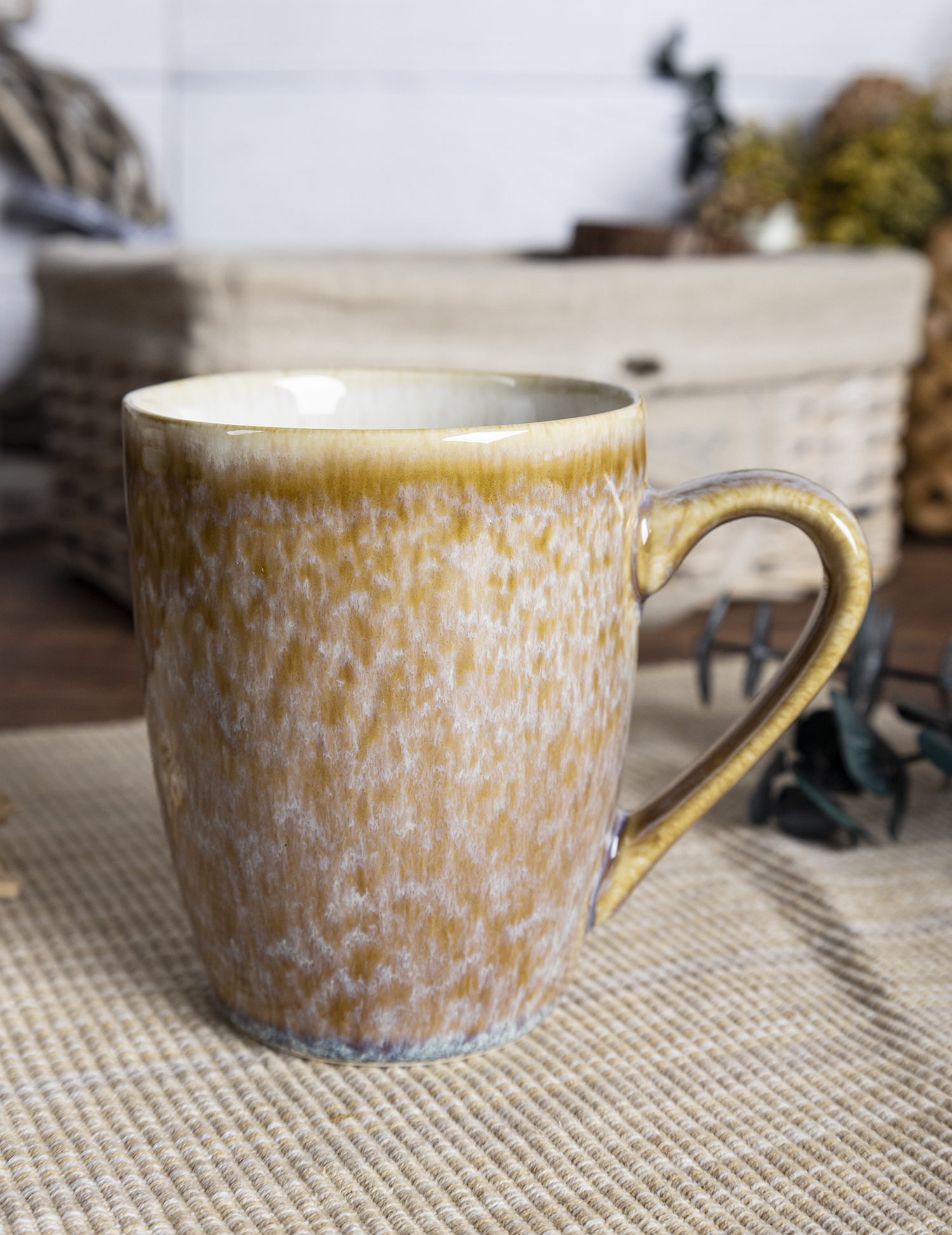 CHANGSHA HAPPY GO  Vintage Horizon Reactive Glaze Ceramic Dinnerware Set in Warm Golden and Misty Blue Tones |happygodinnerware.com