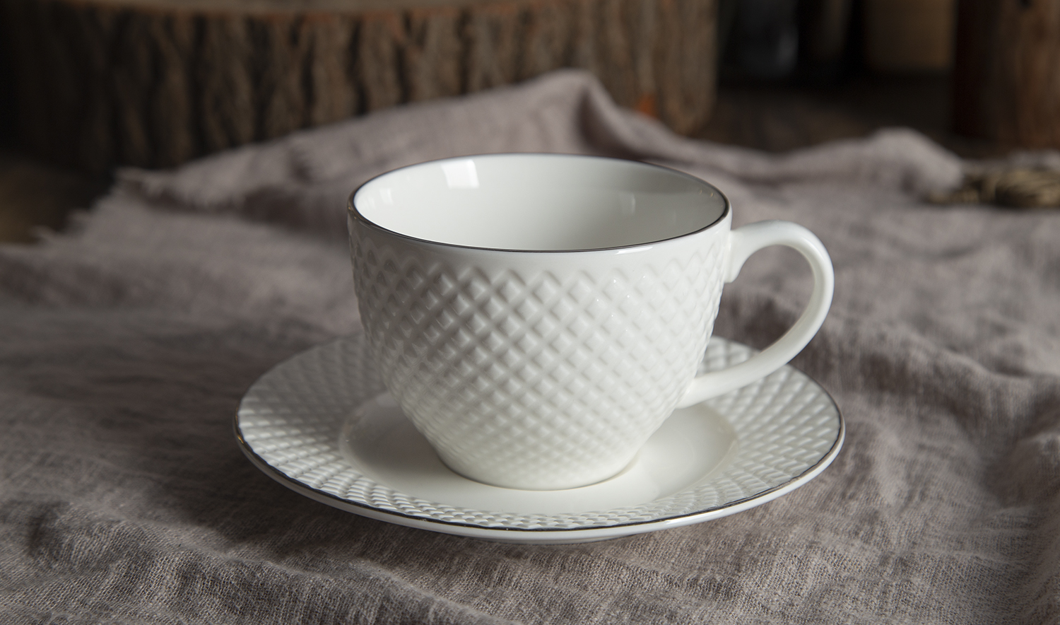 CHANGSHA HAPPY GO Platinum-Trimmed, Diamond-Embossed New Bone China Collection | happygodinnerware.com
