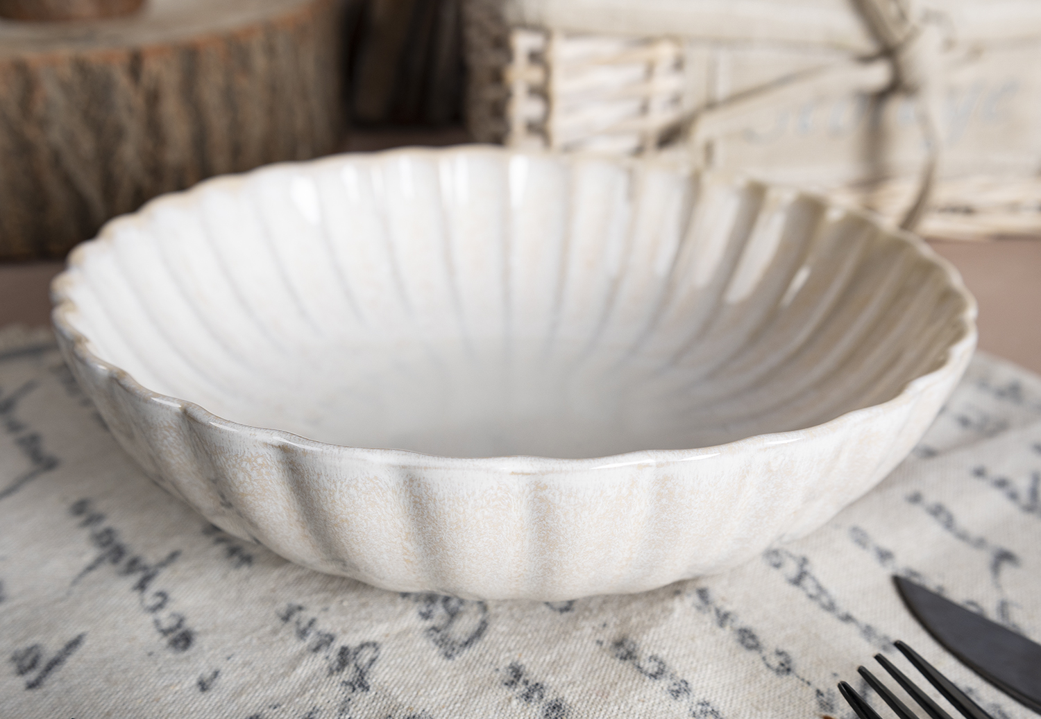 CHANGSHA HAPPY GO  Pastel Reactive Glaze Fluted Stoneware Tableware Set – 16 Pieces for Modern Minimalist Dining |happygodinnerware.com